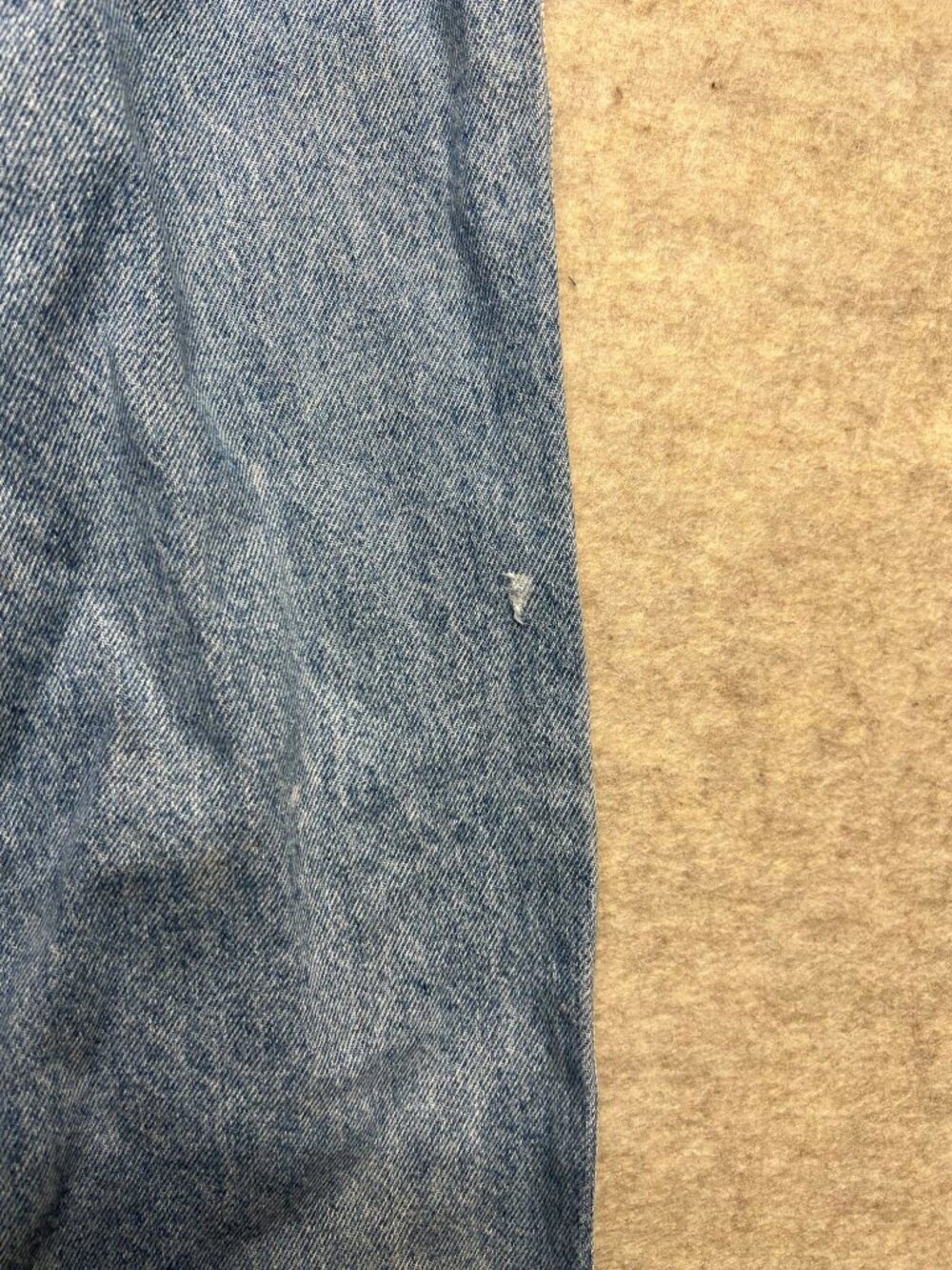 Vintage Levi's 540 Distressed Medium Wash Relaxed Fit Denim Jeans Orange Tab 38 - Picture 3 of 9